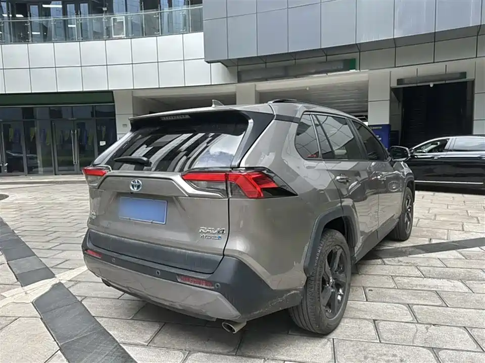 Toyota RAV4 Rongfang
