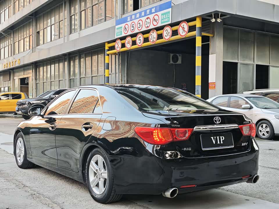 Toyota Reiz Toyota Reiz