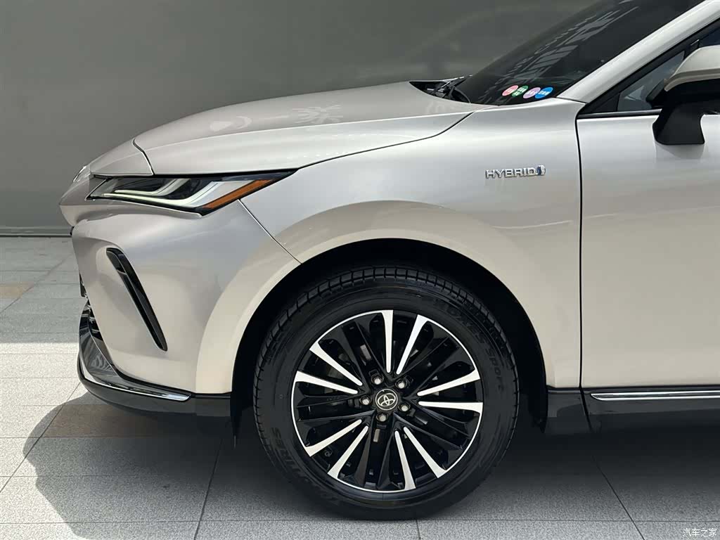 Toyota Venza, 2022 все фото