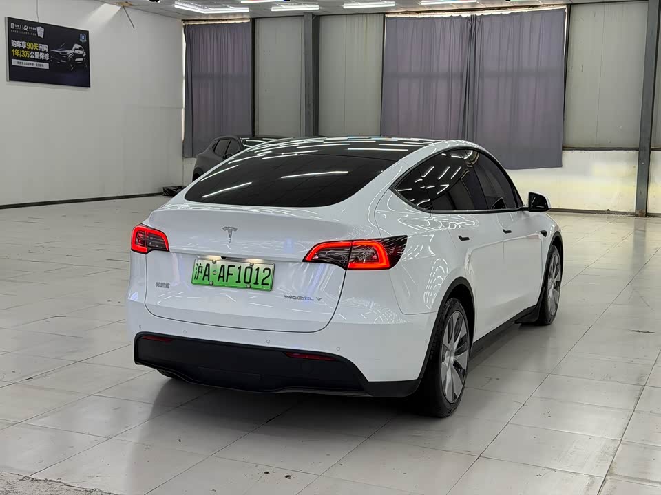 Tesla Model Y Tesla Model Y