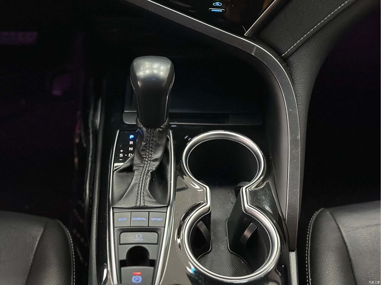 Toyota Camry, 2020 12