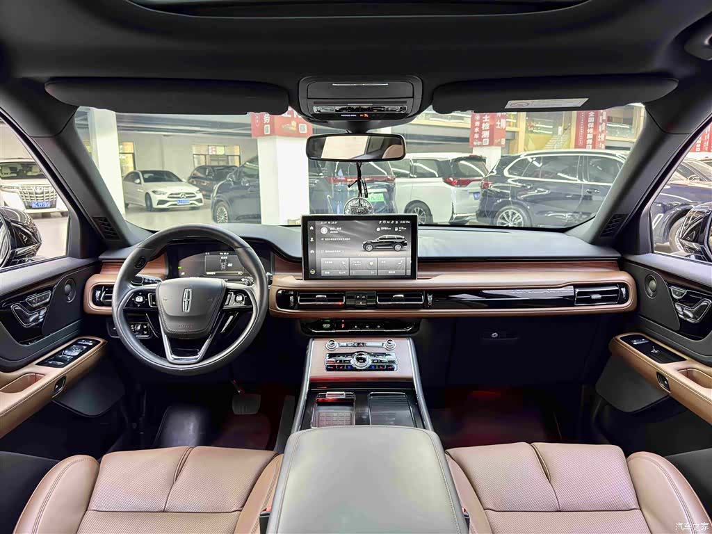 Lincoln Aviator, 2021 9