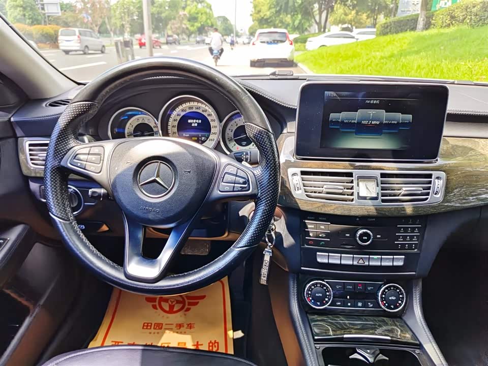 Mercedes-Benz CLS Mercedes-Benz CLS