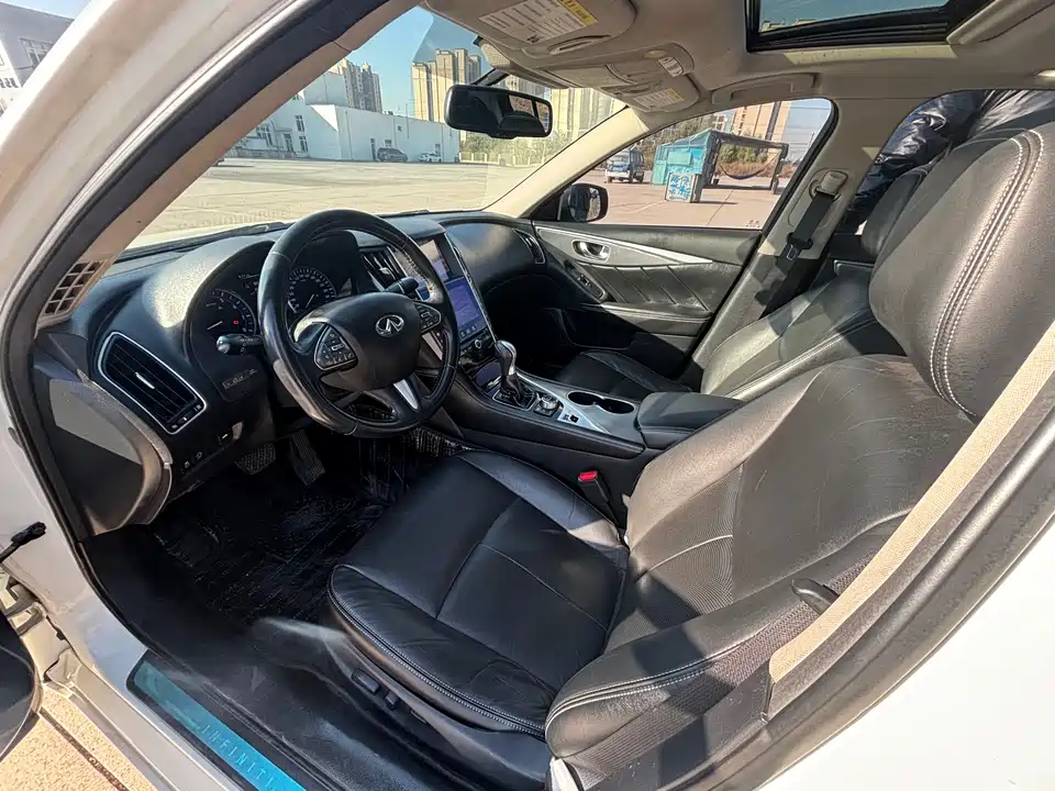 Infiniti Q50L