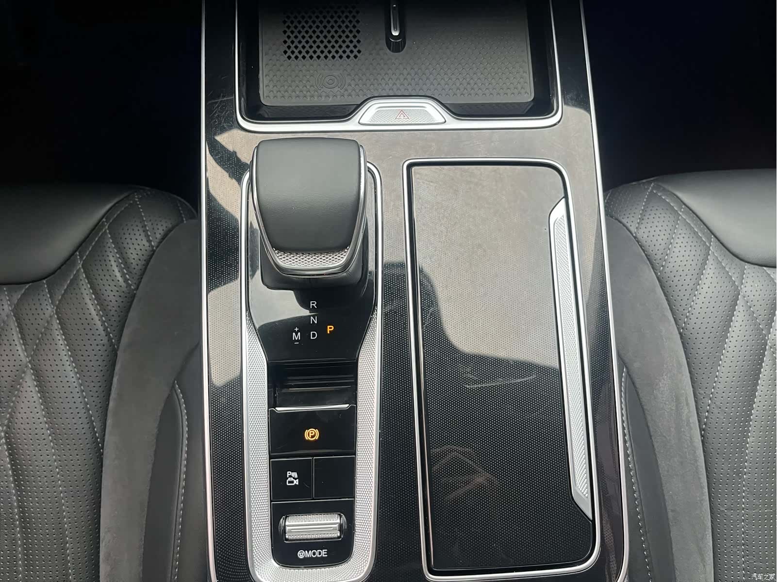 Hongqi HS5, 2023 28