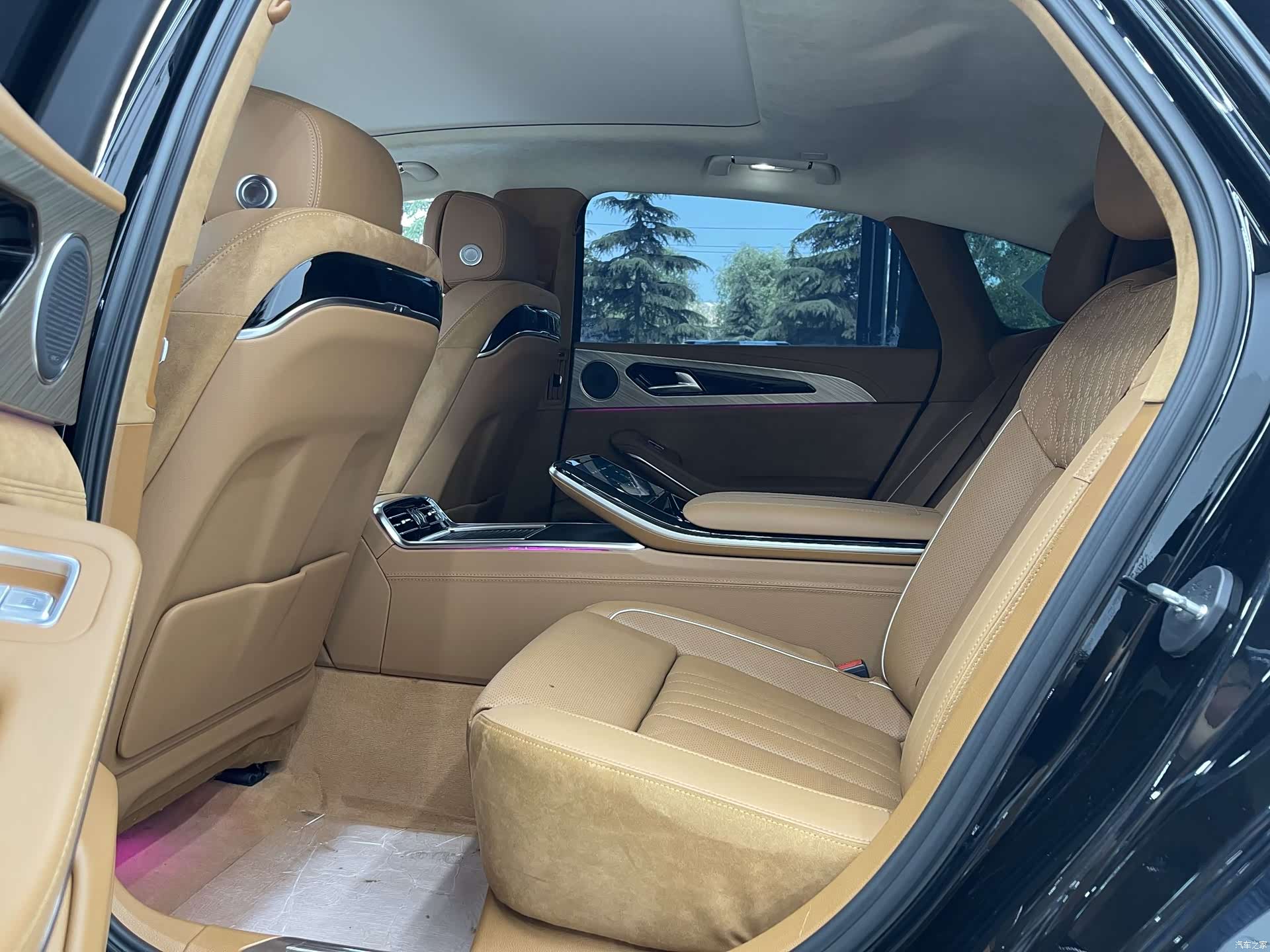 Hongqi H9, 2022 18