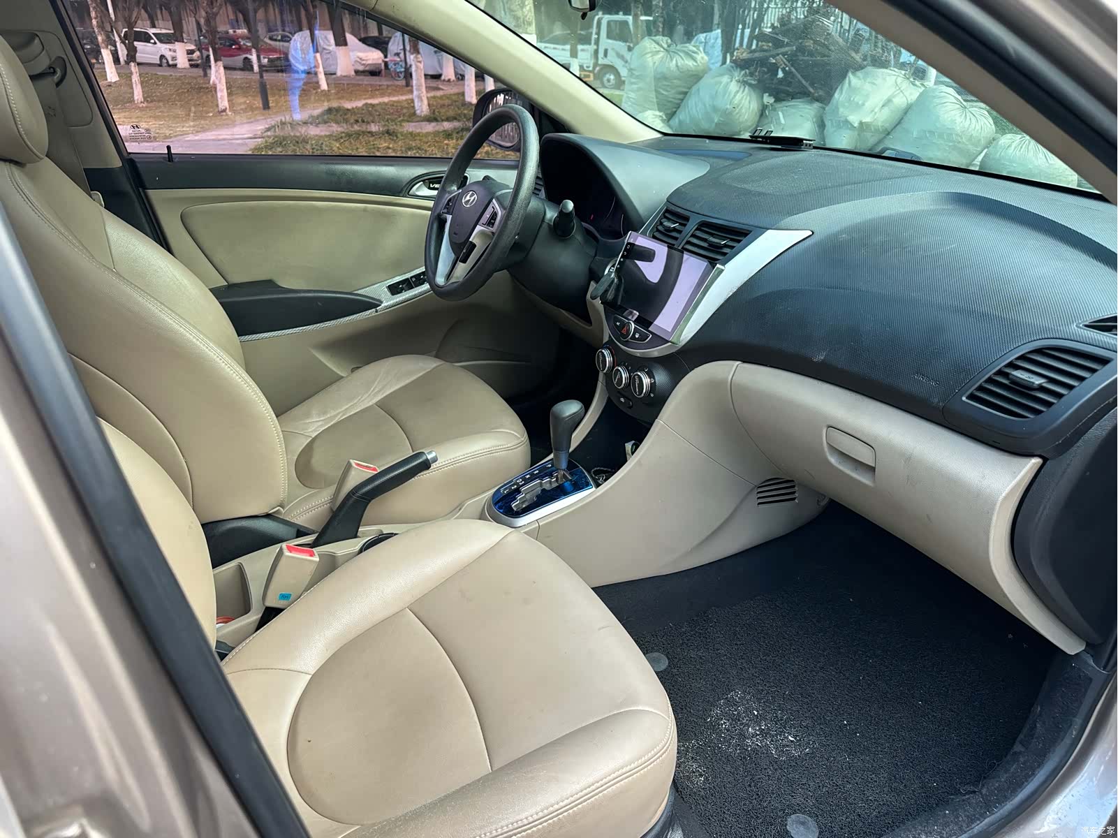 Hyundai GLX, 2016 16