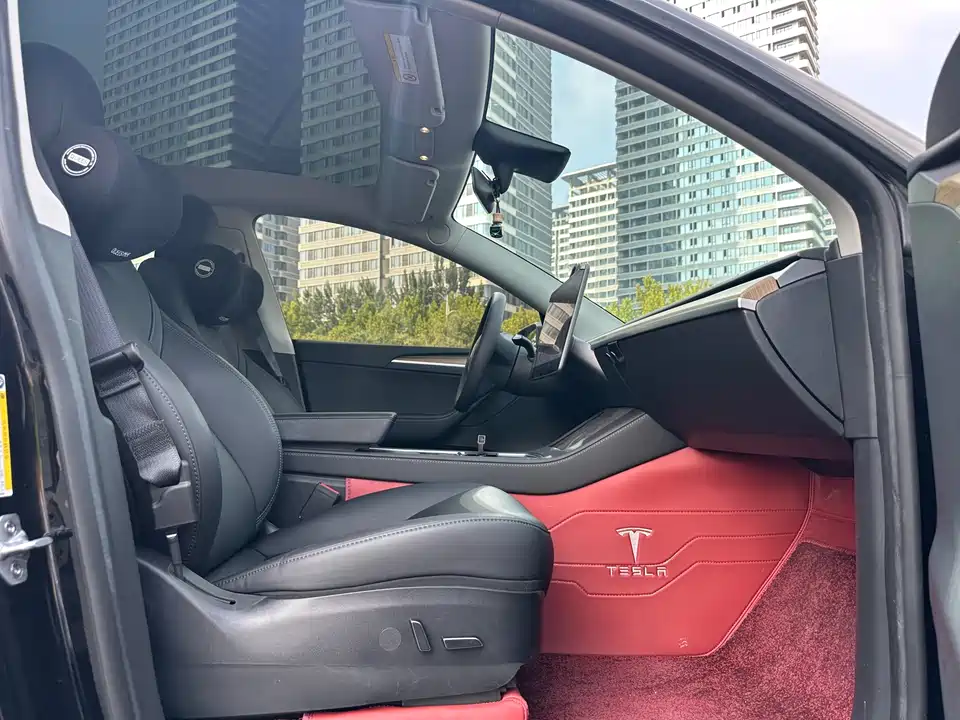 Tesla Model Y Tesla Model Y