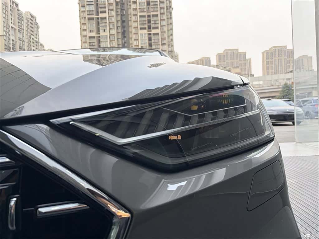 Audi A7L, 2026 10
