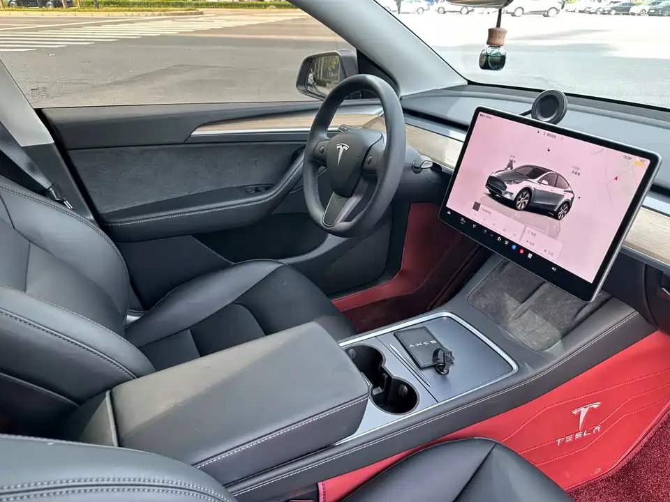 Tesla Model Y Tesla Model Y