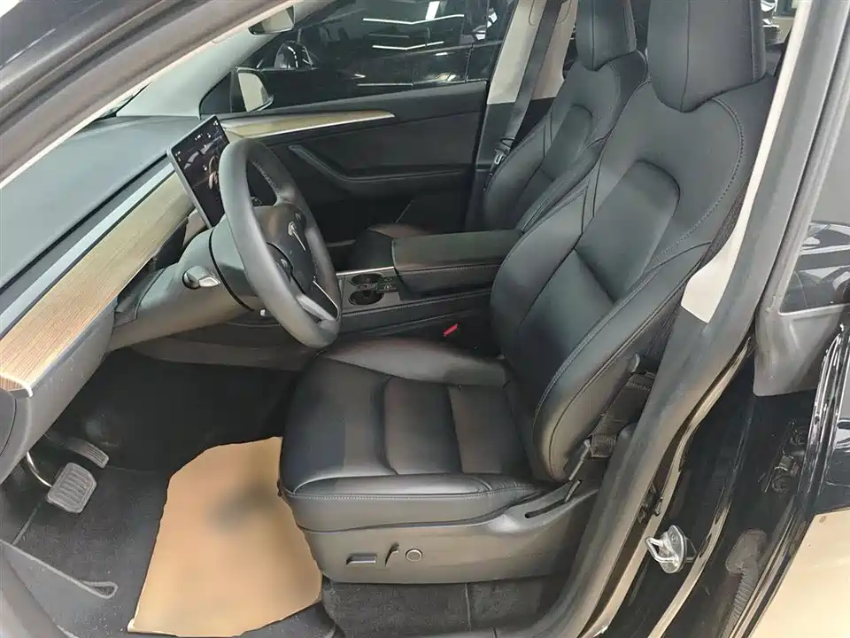 Tesla Model Y Tesla Model Y