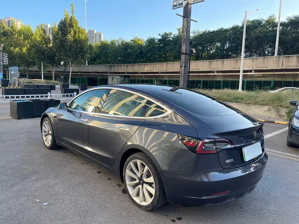 Tesla Model 3 Tesla Model 3