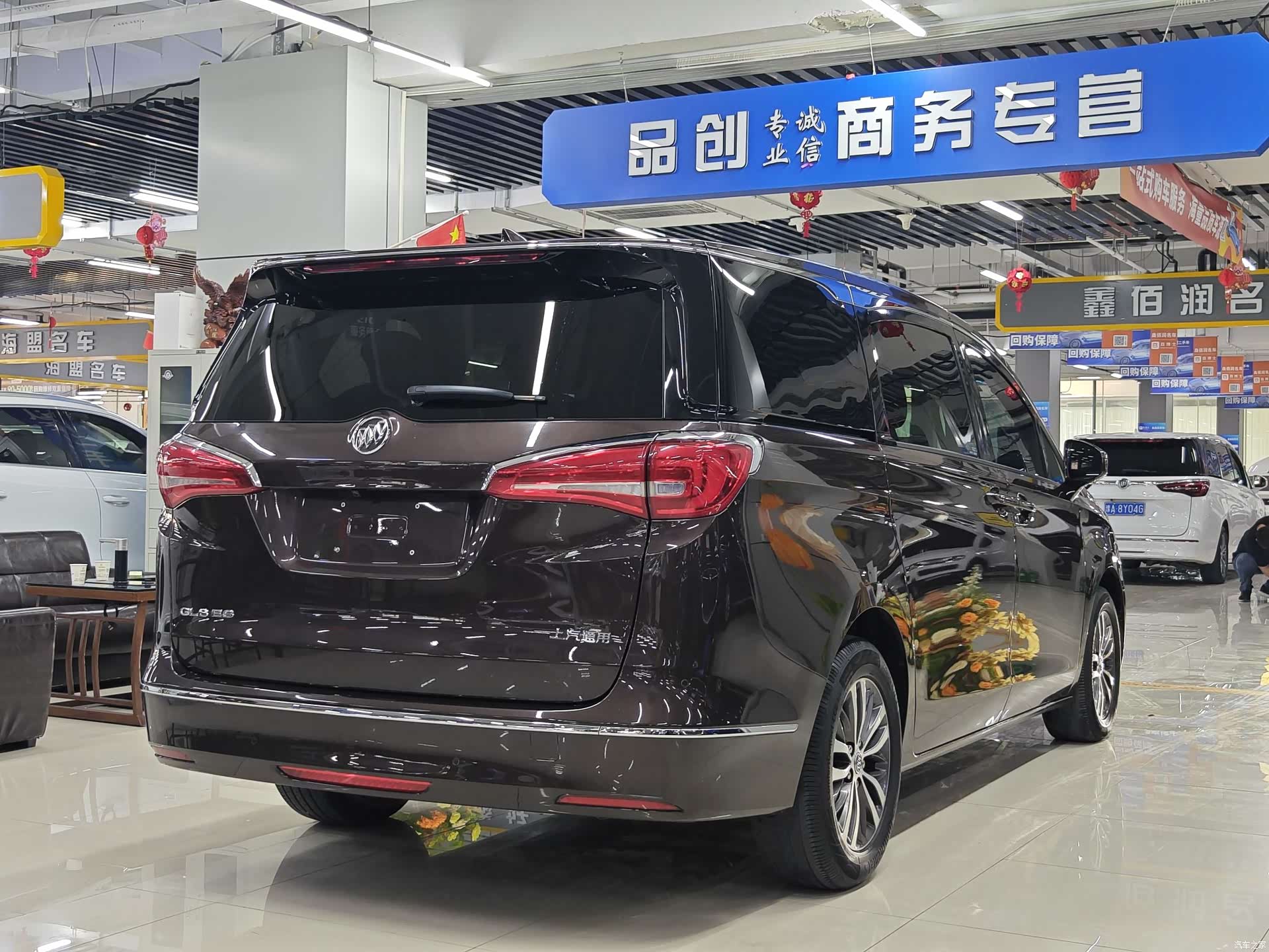 Buick GL8, 2020 9