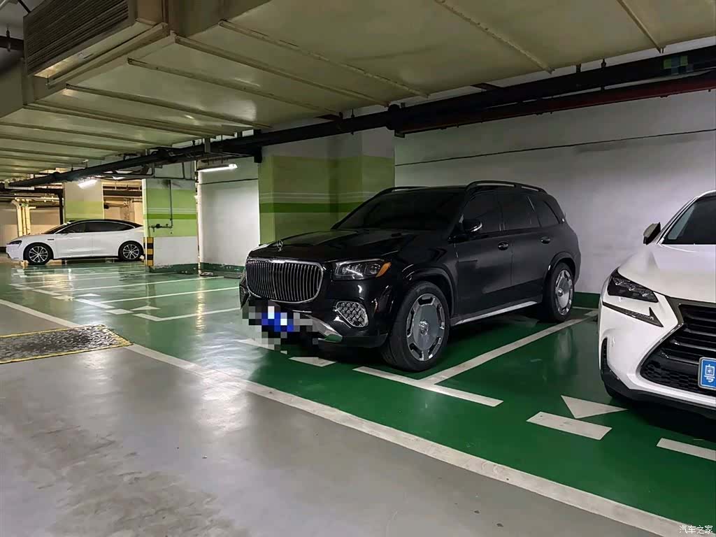 Maybach GLS, 2022 2