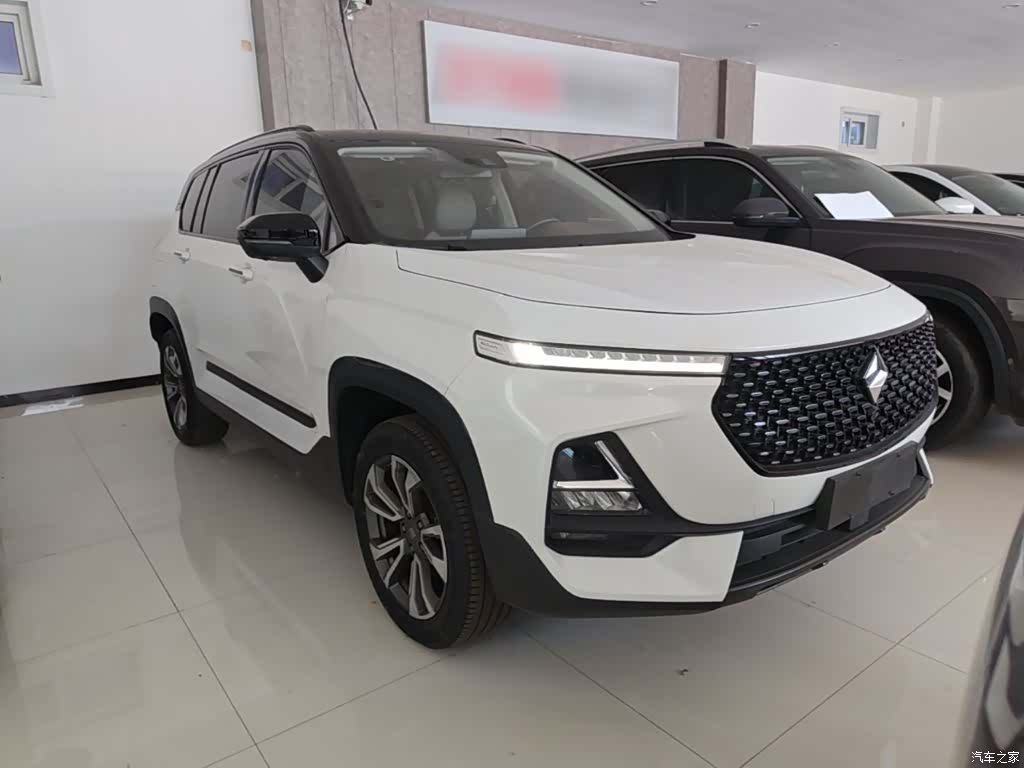 Wuling RS-5, 2020 4