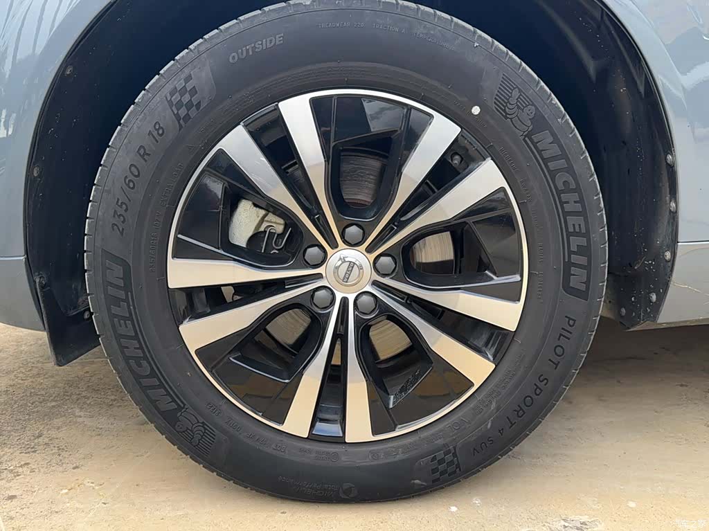 Volvo XC60, 2022 все фото