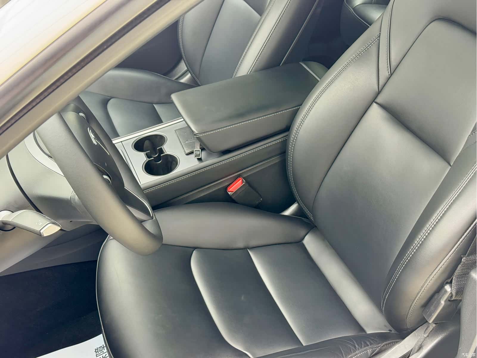 Tesla Model 3, 2023 10