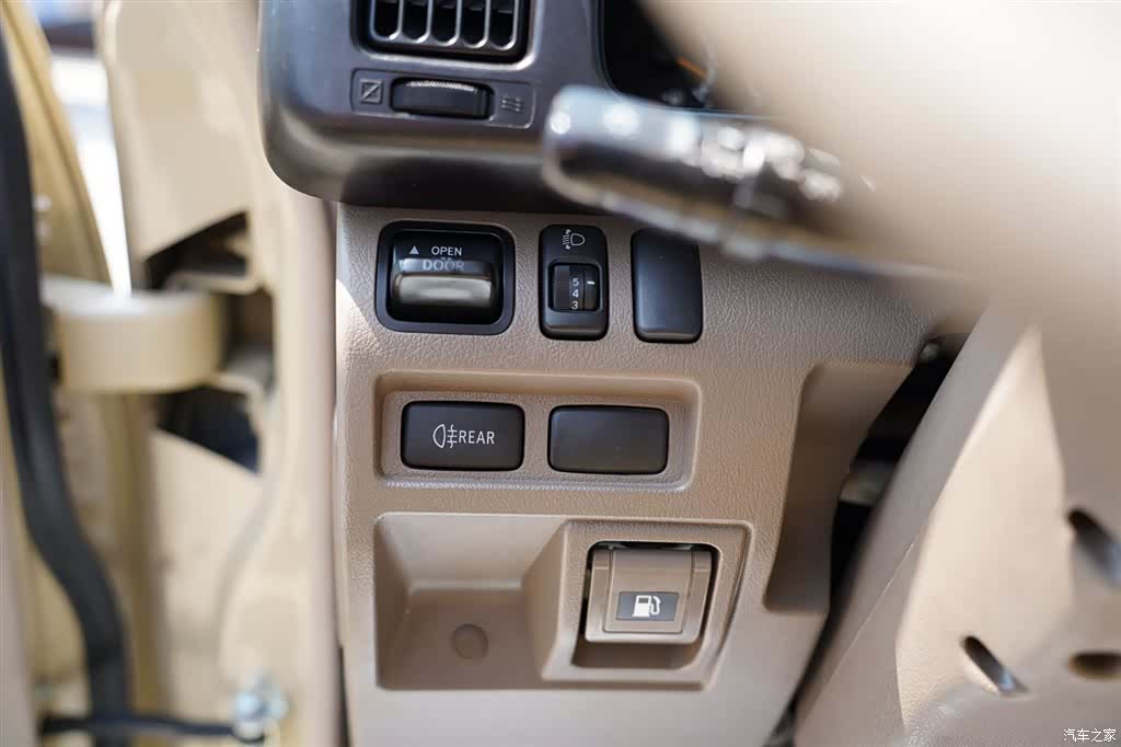 Toyota Coaster, 2016 11