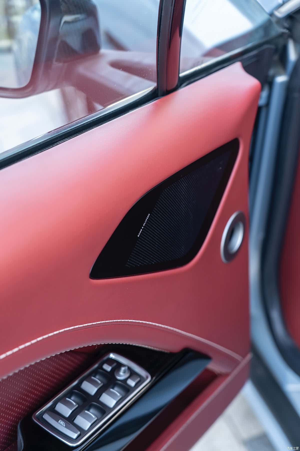 Aston Martin Rapide, 2018 9