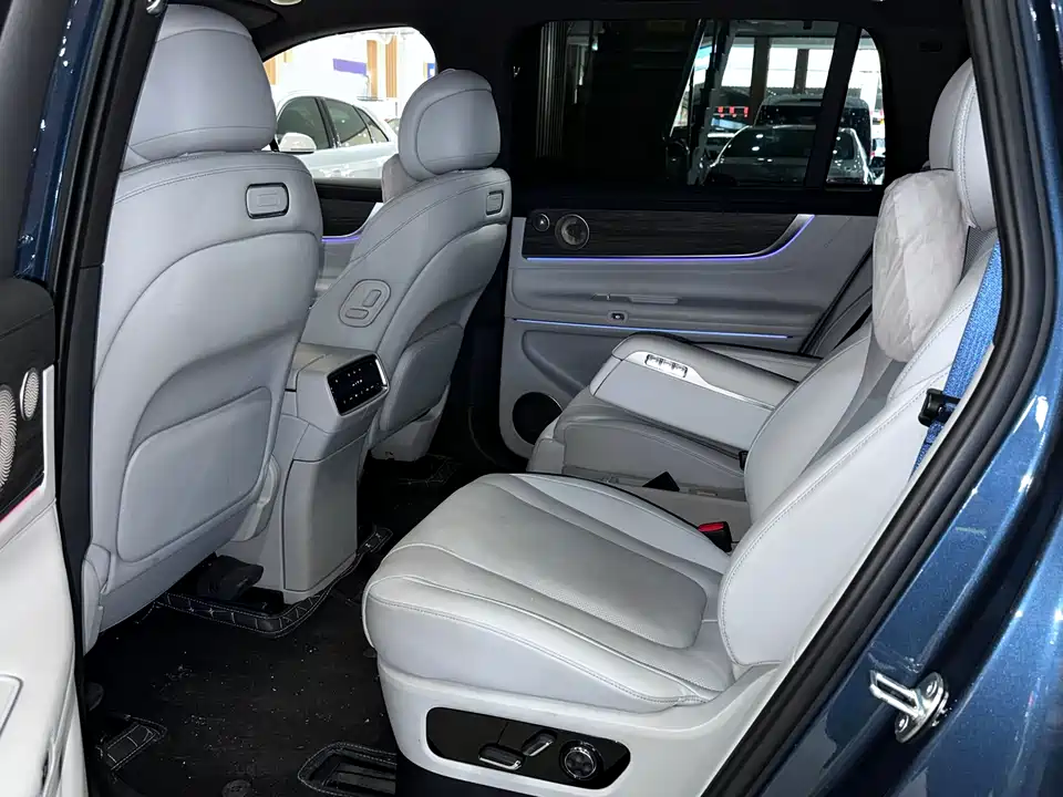 AITO Ask the world M9