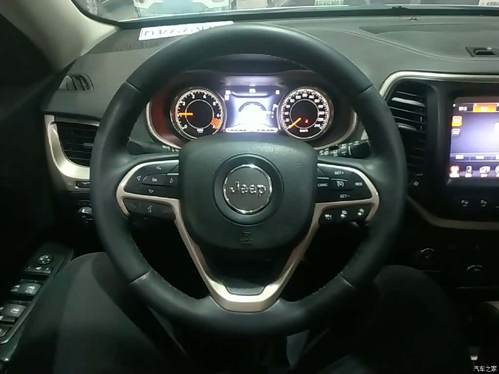 Jeep Cherokee, 2015 11