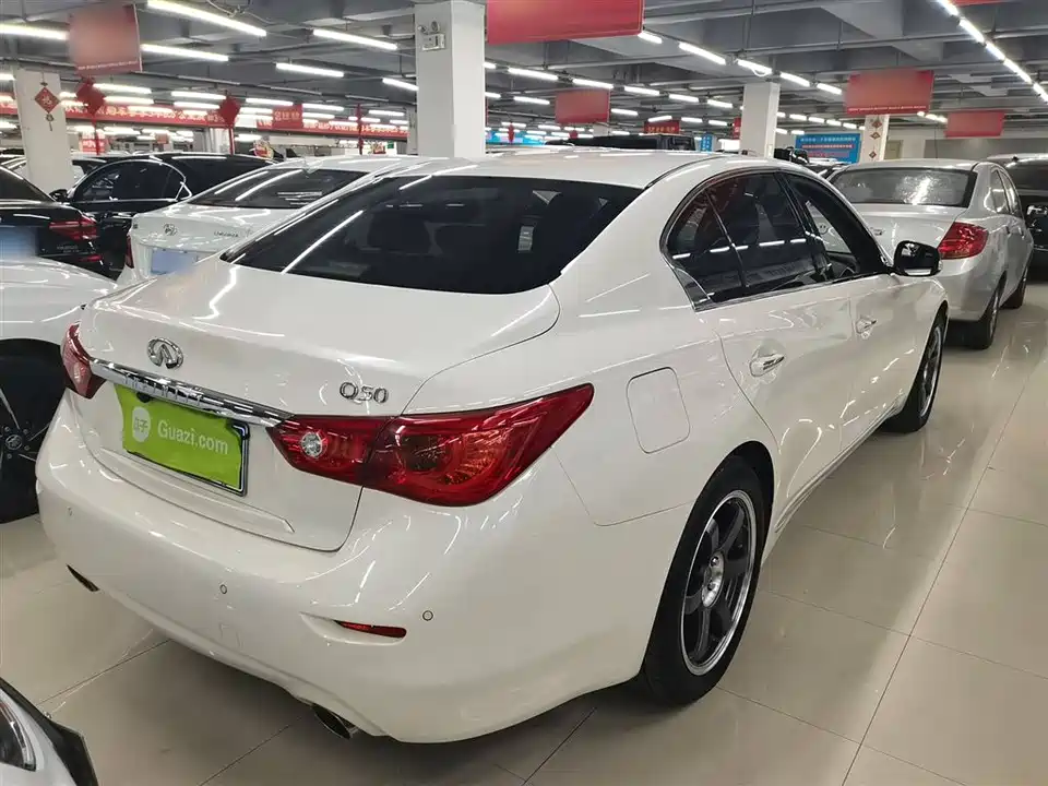 Infiniti Q50L