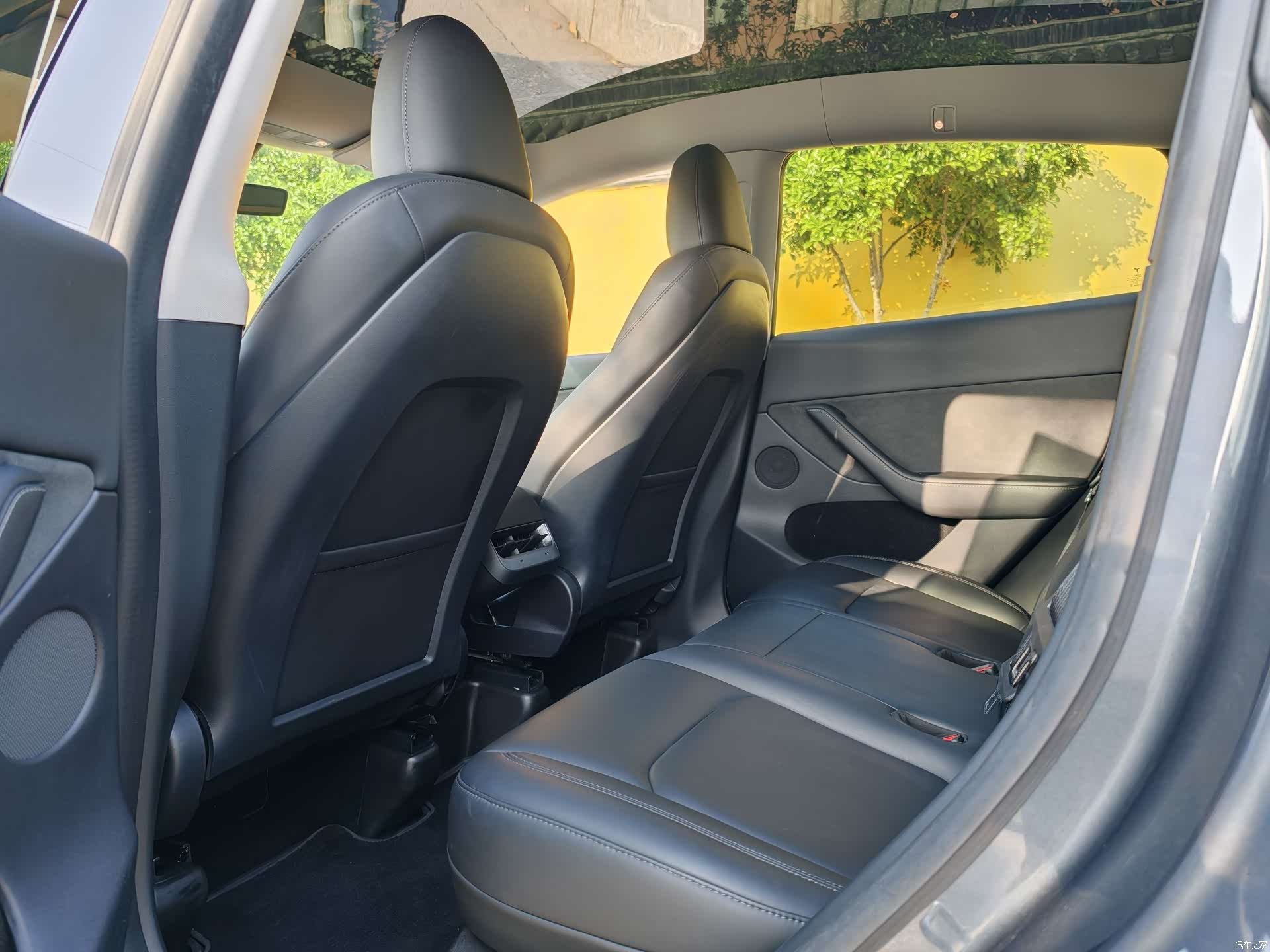Tesla Model Y, 2023 8