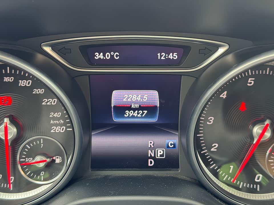 Mercedes-Benz GLA Mercedes-Benz GLA