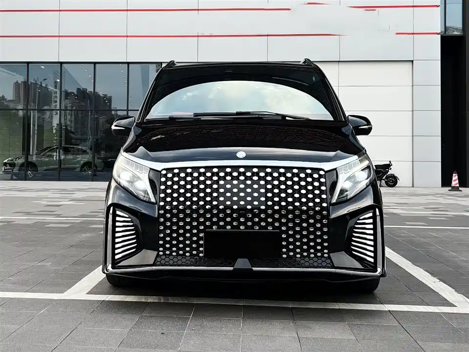 Mercedes-Benz V-class