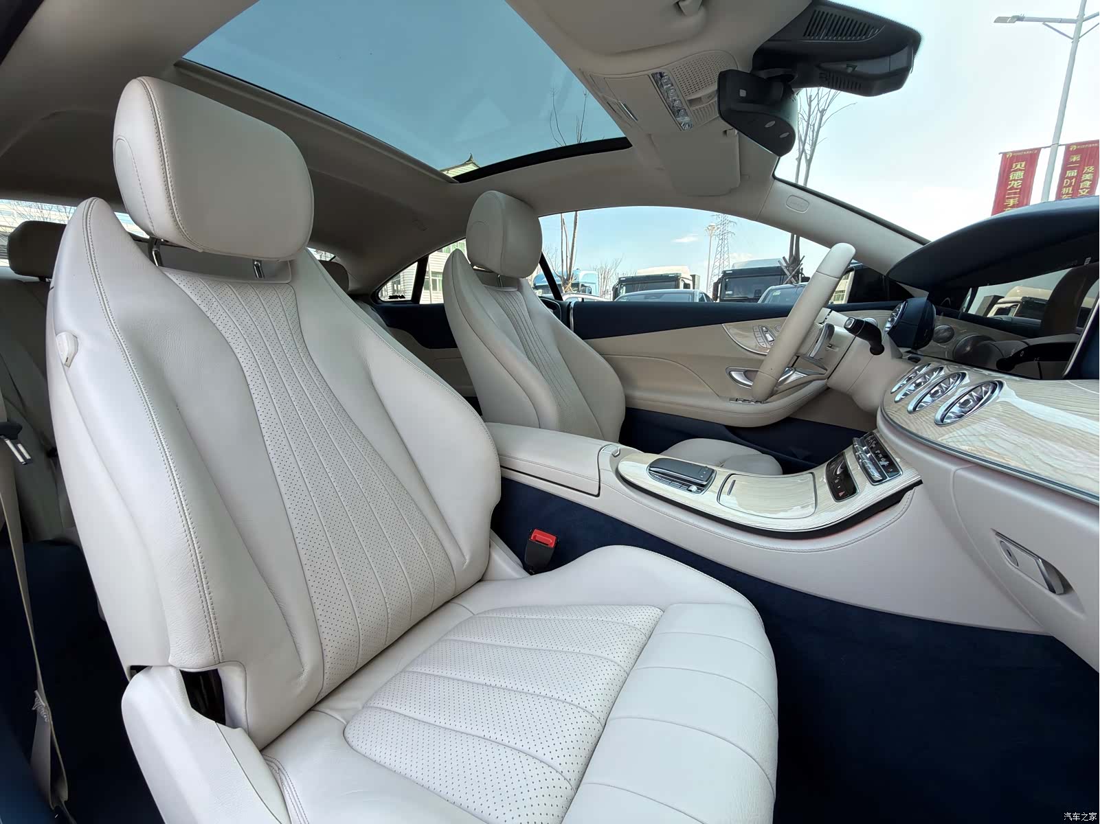 Mercedes-Benz E-Class, 2022 15