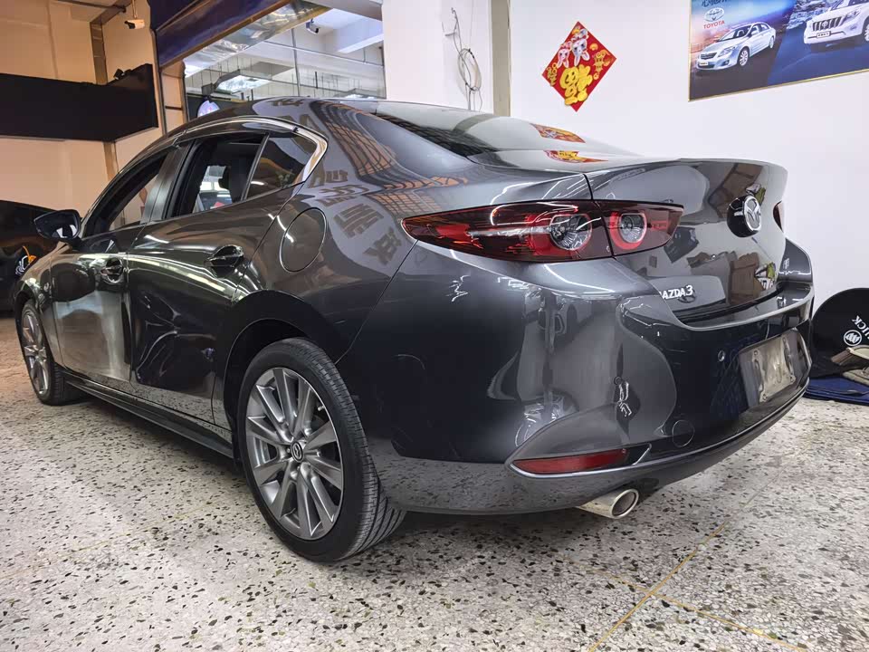 Mazda 3 Angkesaila