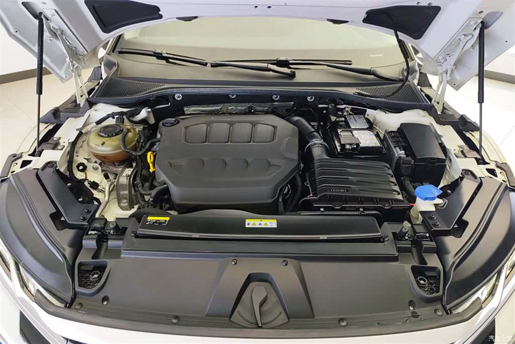 Volkswagen CC, 2024 10
