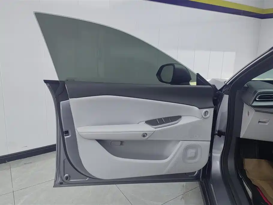 ARCFOX Polar Fox Alpha S5