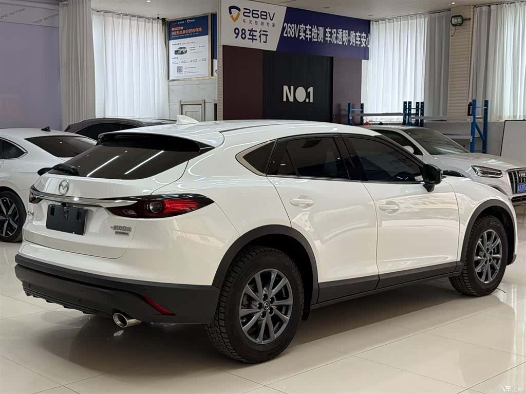 Mazda CX-4, 2023 4