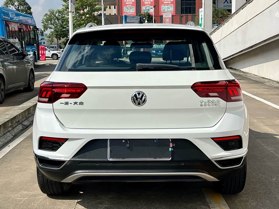 Volkswagen T-ROC exploring Songs