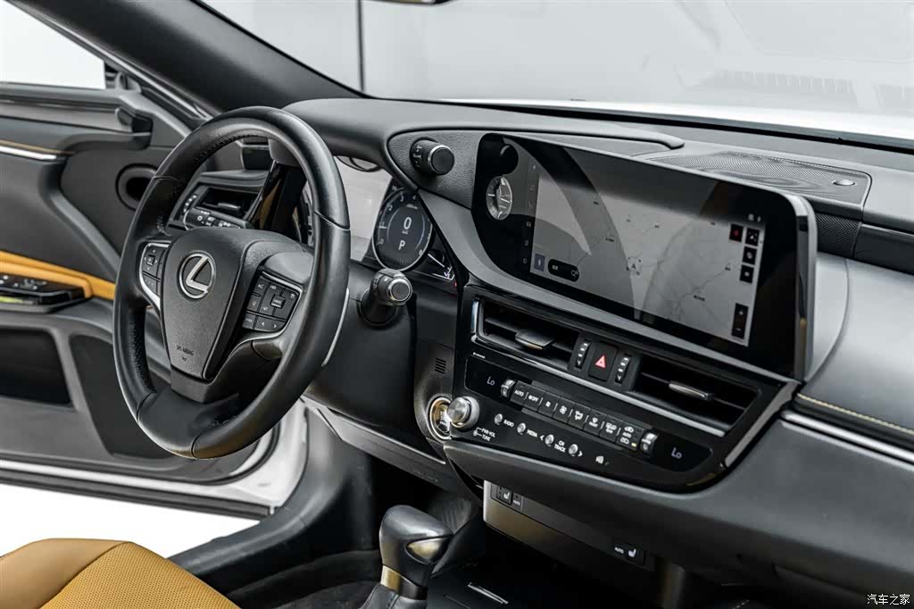 Lexus ES, 2023 22