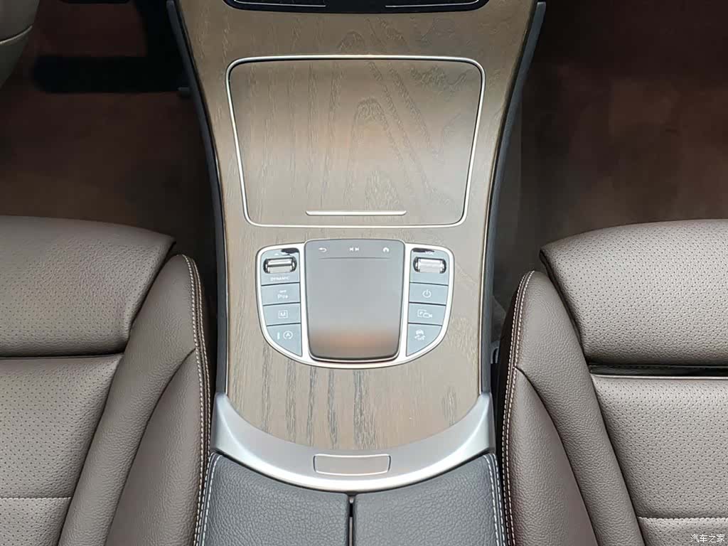 Mercedes-Benz GLC, 2023 23