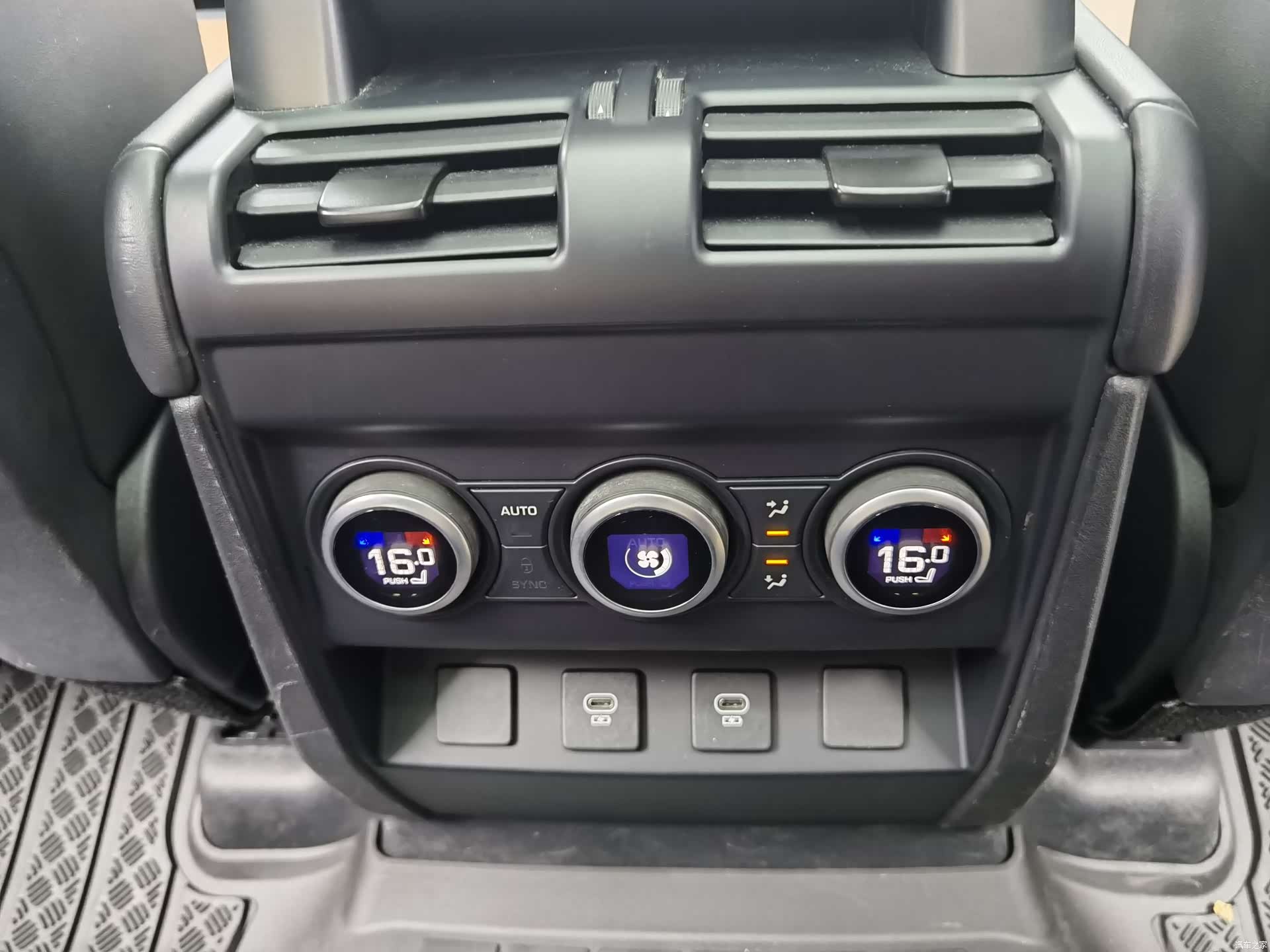 Land Rover Defender, 2022 18