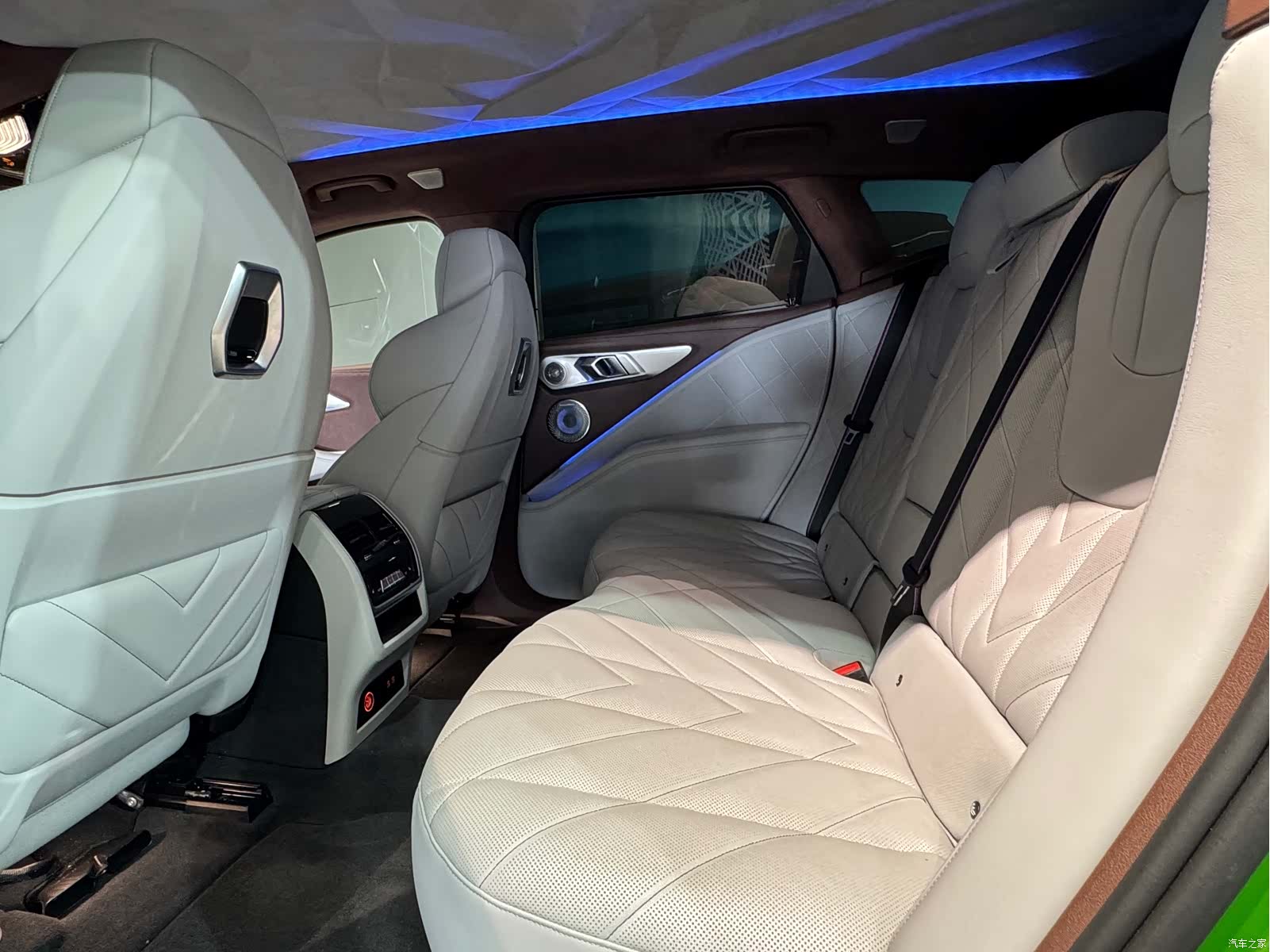 BMW XM, 2023 все фото