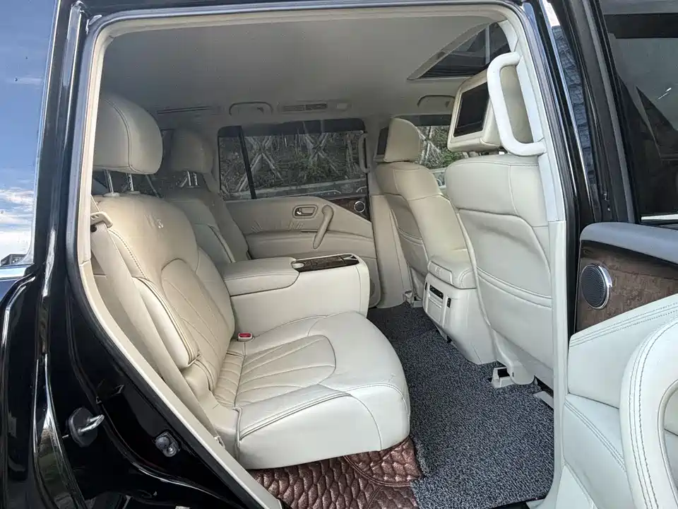 Infiniti QX80