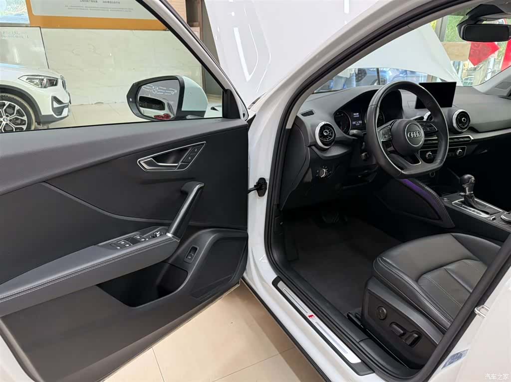 Audi Q2L, 2023 8