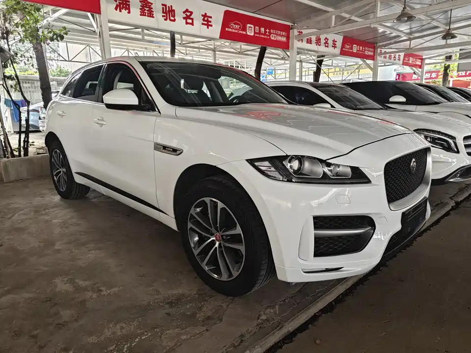 Jaguar F-PACE