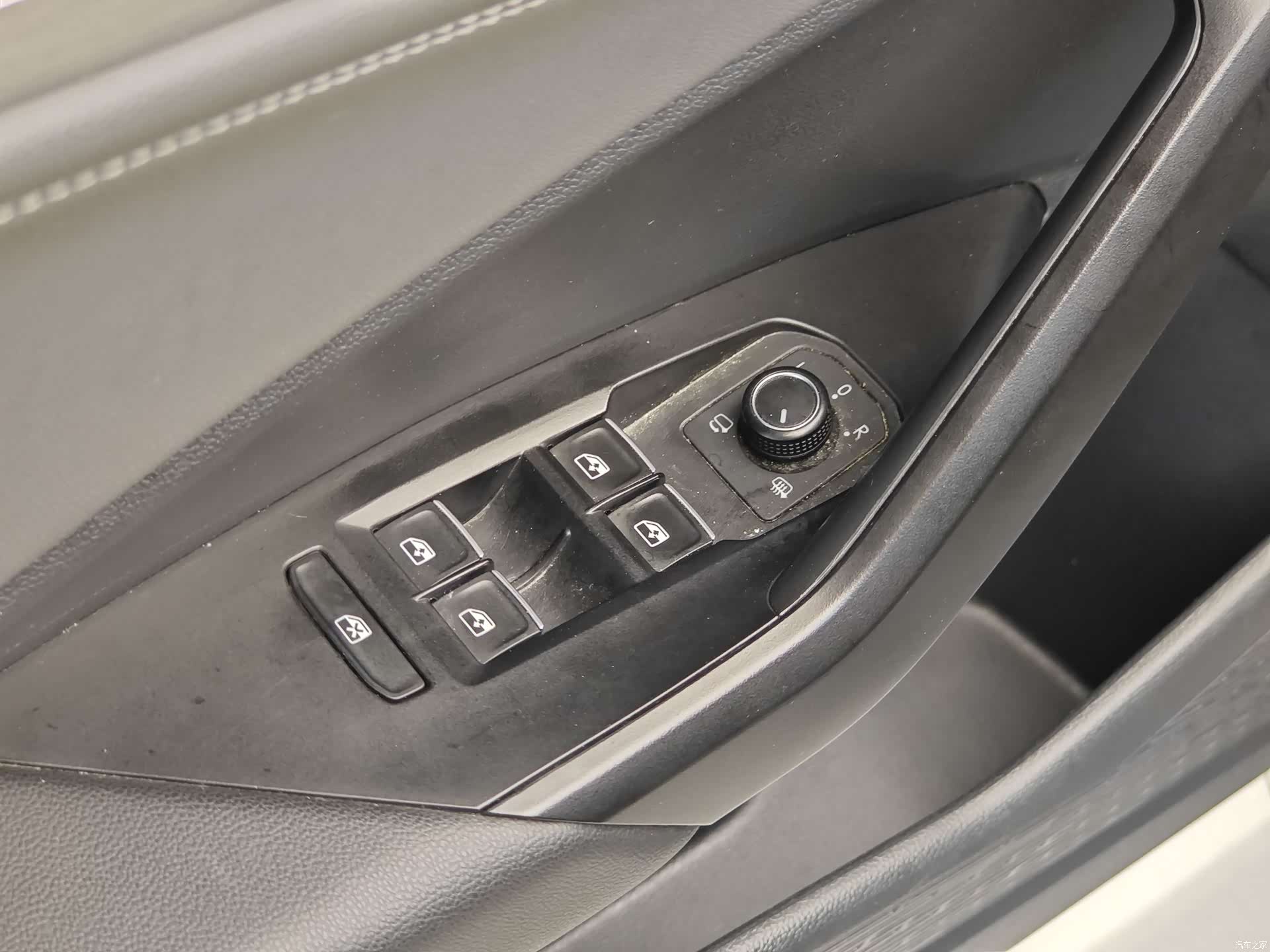 Volkswagen Sagitar, 2022 10