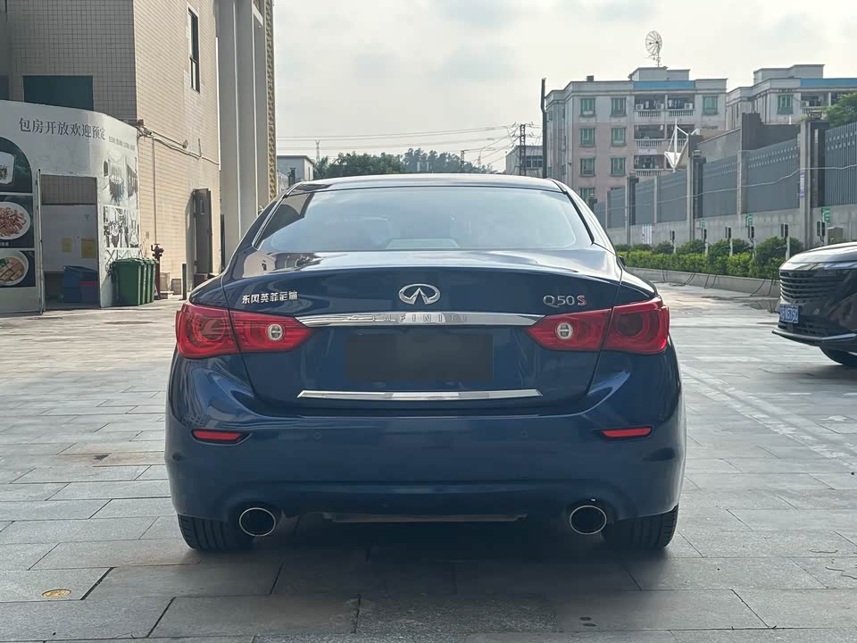 Infiniti Q50L