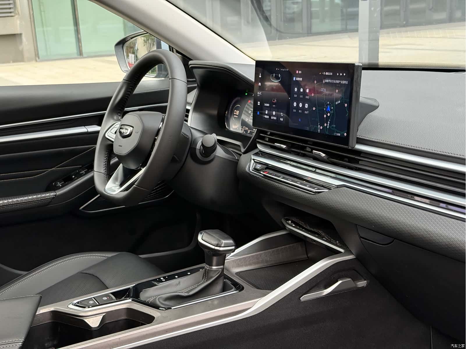 Geely Emgrand, 2023 15