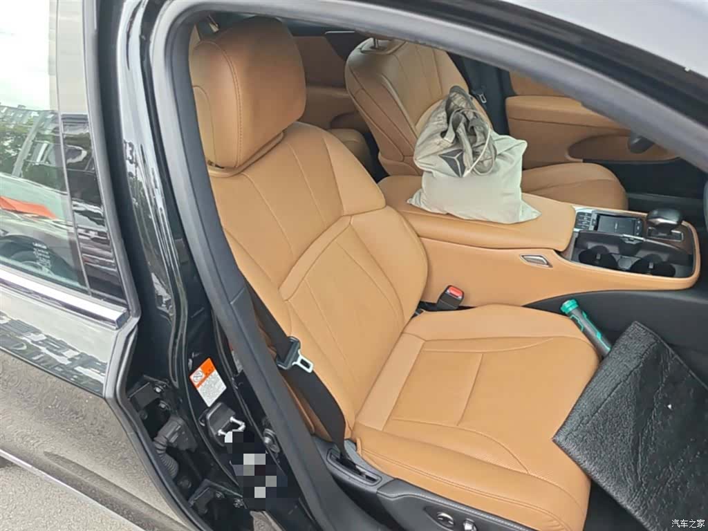 Lexus LS, 2021 25