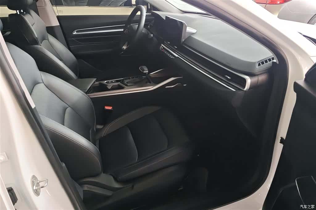 Geely Emgrand, 2023 8