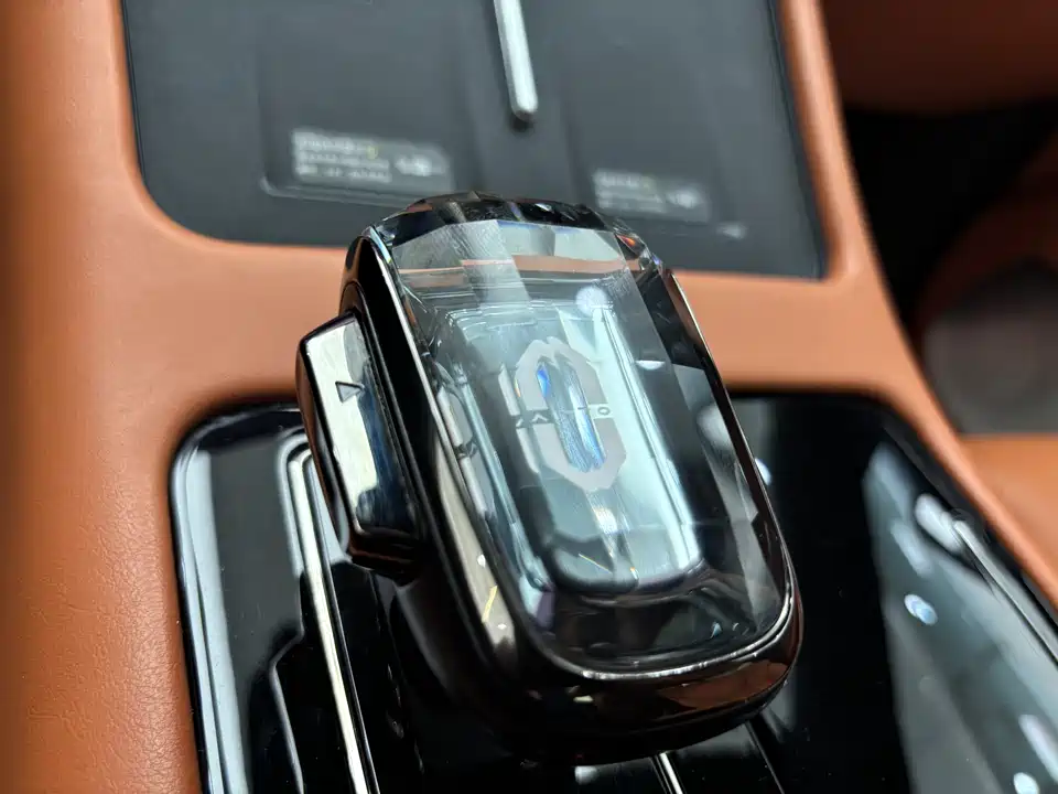 AITO Ask the world M7