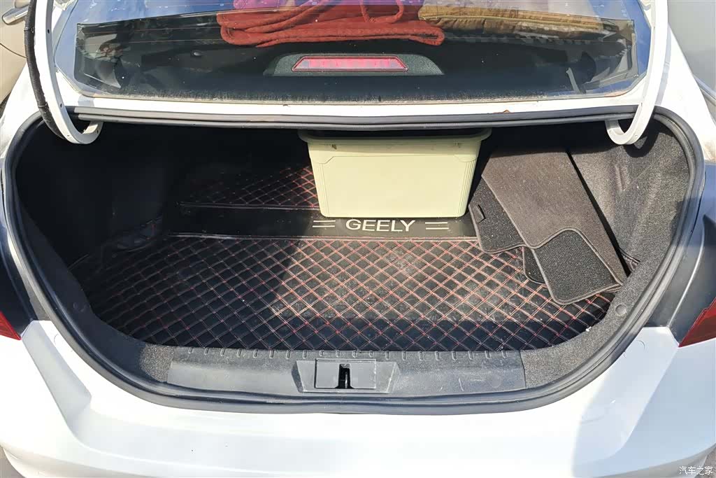 Geely Emgrand, 2020 4