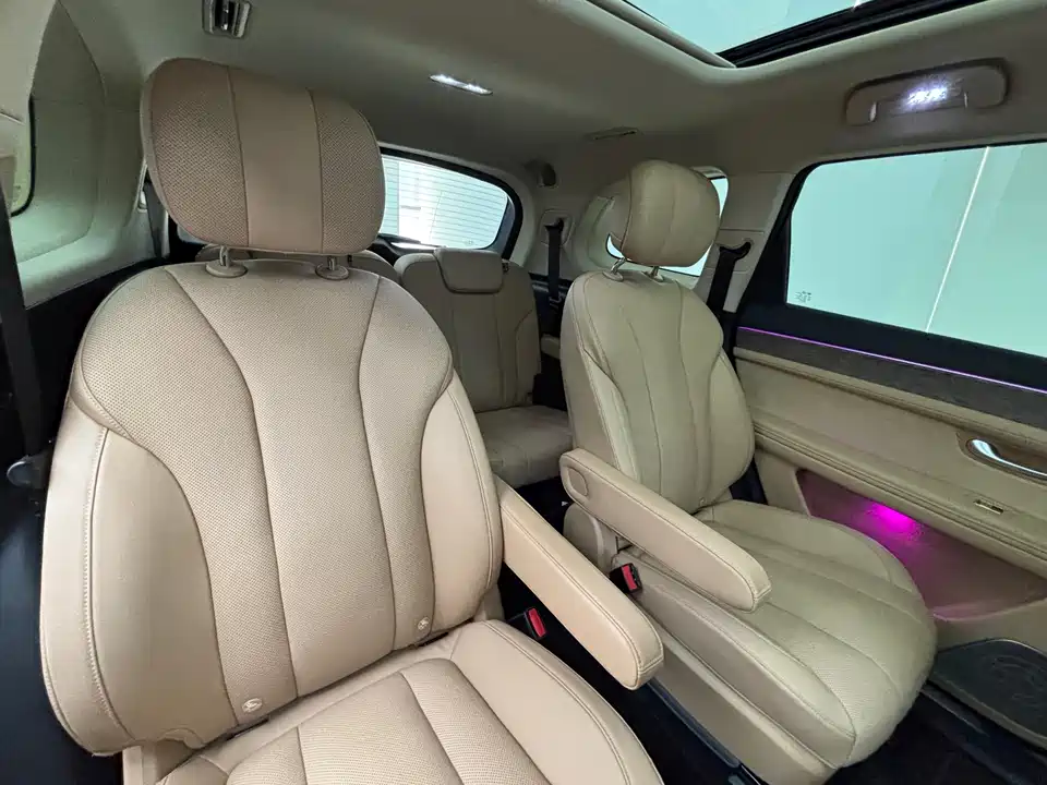 AITO Ask the world M7